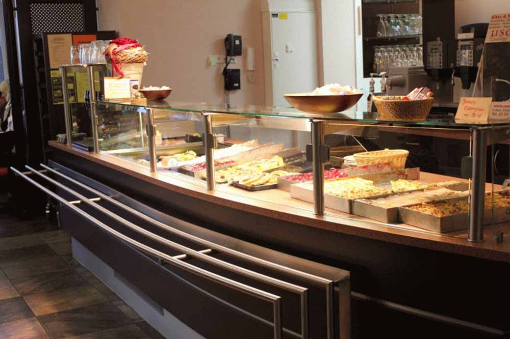 Theke einer Bäckerei - Einblicke in unsere Arbeit